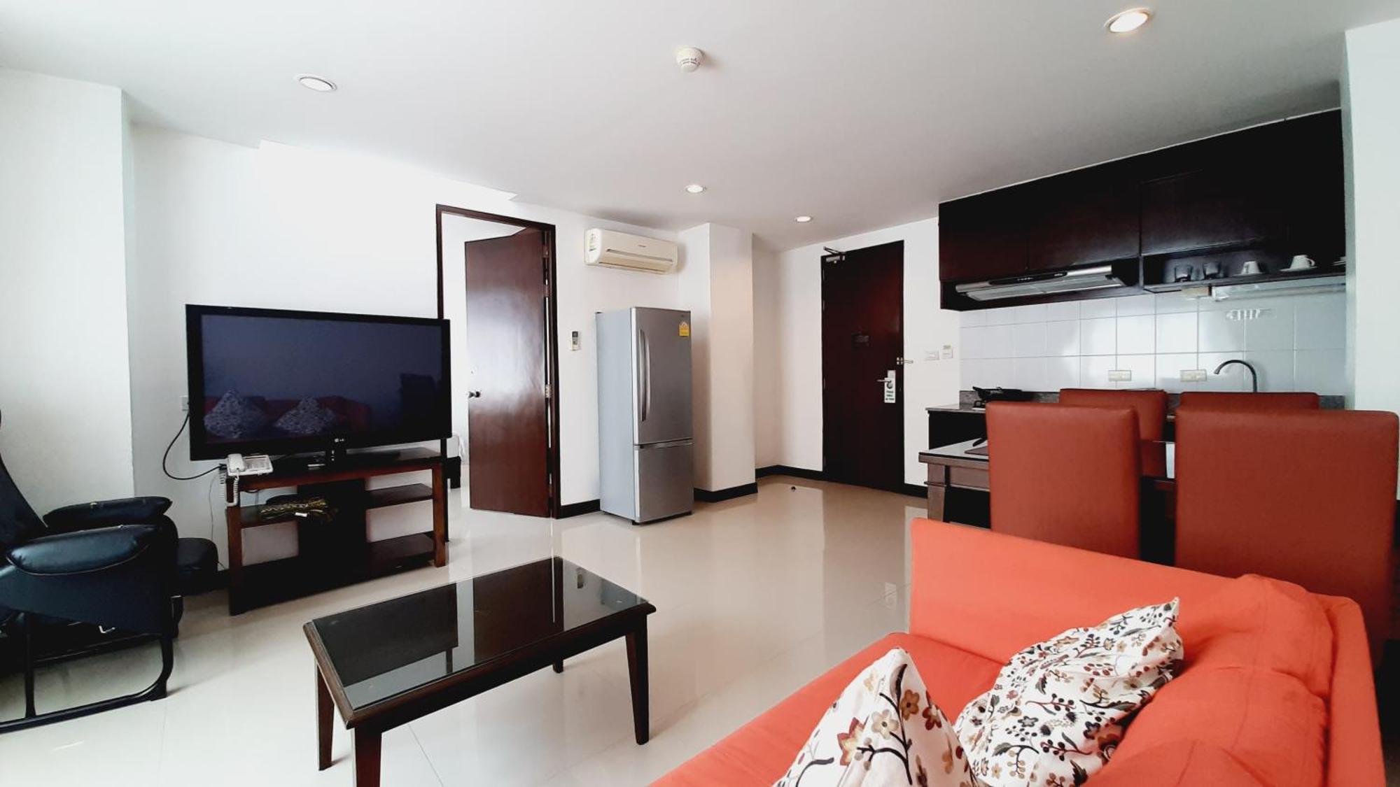 City Plaza Nana Hotel Bangkok Exterior photo